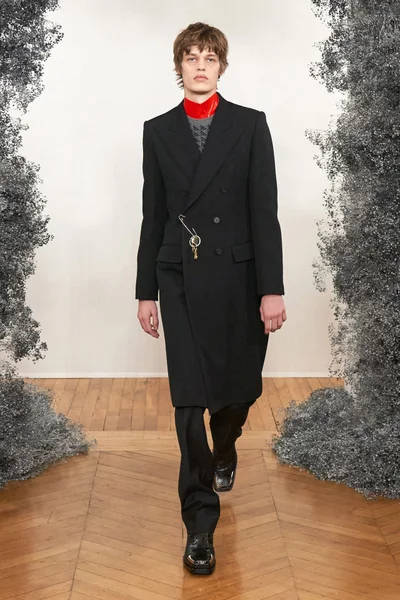 Look 1